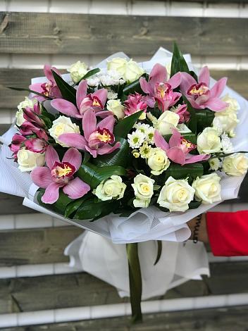 Букет цветов из: Розы и Хризантемы в Спас-Заулок