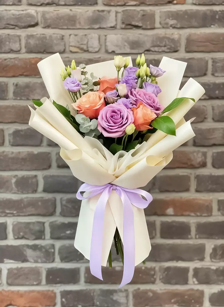 Букет цветов из: Лизиантусы и Розы в Спас-Заулок