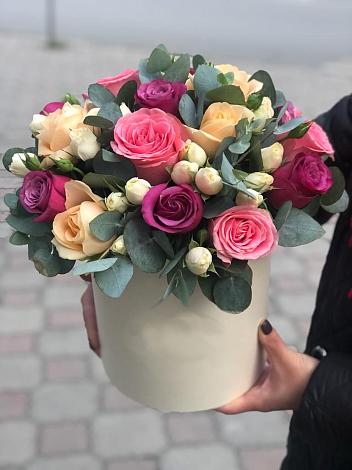 Цветочная композиция из Розы в шляпной коробке в Спас-Заулок