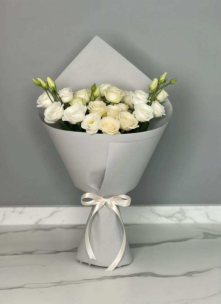 Букет цветов из: Розы и Лизиантусы в Спас-Заулок