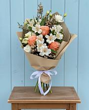 Букет цветов из:  Альстромерии, Лизиантусы, Розы и Хризантемы #REPLACE_PRED# Спас-Заулок