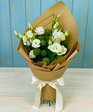 Букет цветов из:  Хризантемы и Лизиантусы в Спас-Заулок