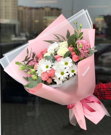 Букет цветов из: Розы, Лизиантусы и Хризантемы в Спас-Заулок